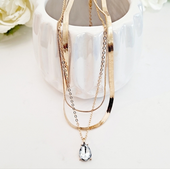 💖 2/$30 Boho  multi layered gold tone fishbone rhinestone pendant necklace set - Picture 6 of 16